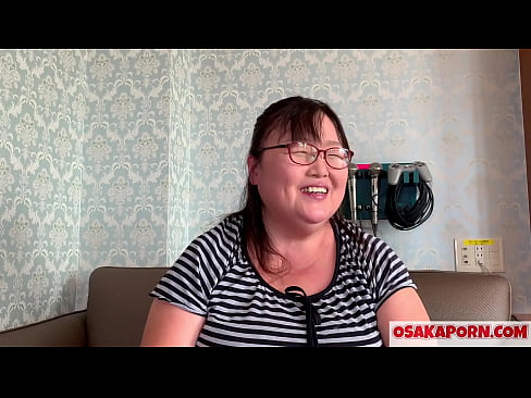 ❤️ Mama japoneză grasă își arată sânii uriași și se bucură de o jucărie sexuală. O mamă asiatică de 51 de ani vorbește despre experiența ei sexuală. Yukiko 1 OSAKAPORN milf grasă. ️ at us