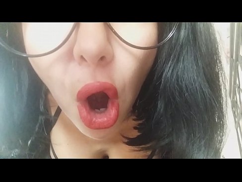 ❤️ Dragă, mama ta vitregă nu te lasă să te duci la școală azi... Am prea multă nevoie de tine... ️ at us